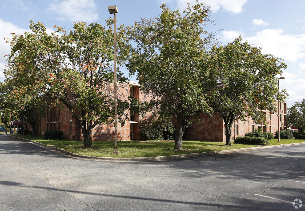 Columbus Gardens - Columbus Gardens Apartments