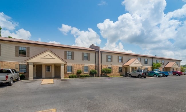 Eden Manor Apartments in Pascagoula, MS