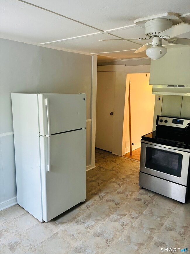 Photo - 27 N Walnut St