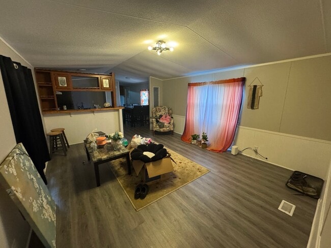 Photo - 26892 Horse St