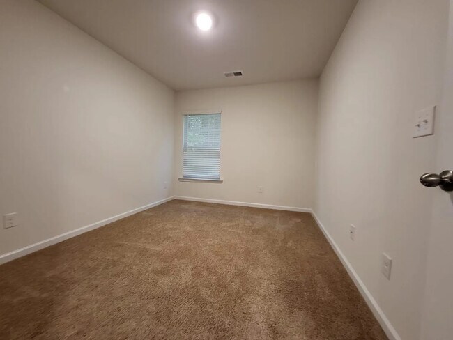 Photo - Room in Townhome on Guildford Hill Ln