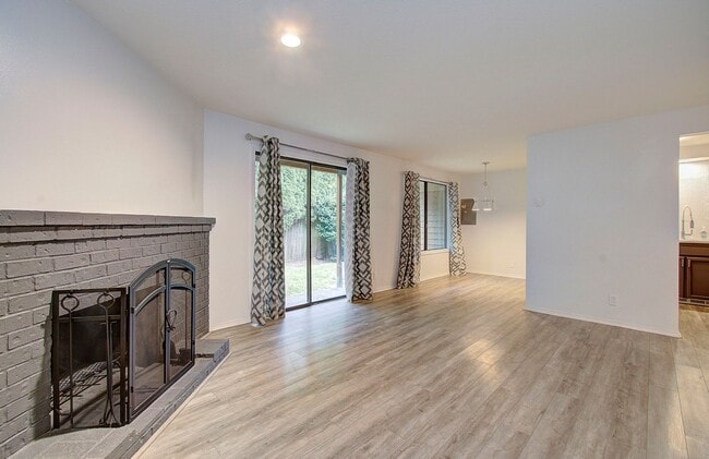 Photo - Cozy 2 bdrm 2 bath Condo - HALF OFF the 1s... Unit 39