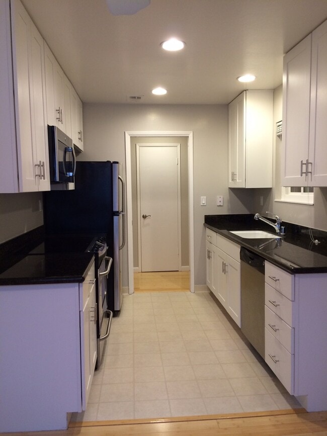 Photo - Noel Oaks Apartments