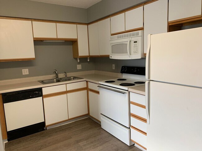 Photo - 930 A Boston Way