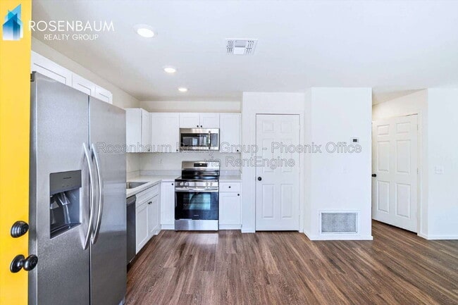 Building Photo - 1106 E Papago St