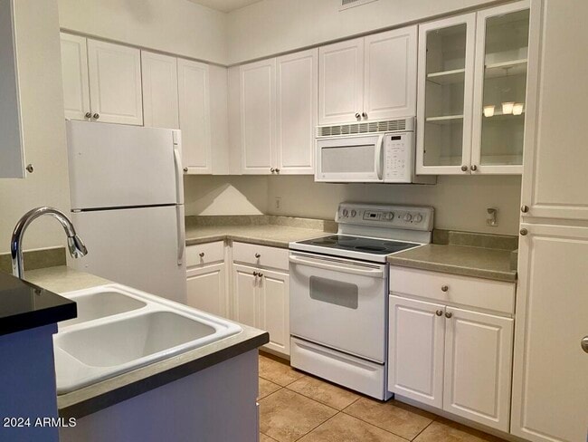 Building Photo - 1701 E Colter St Unit 323 Rental