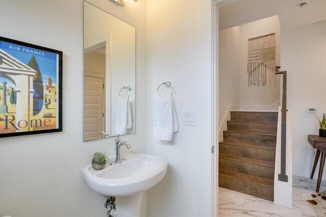 Photo - 3007 E 12th St Unit 82