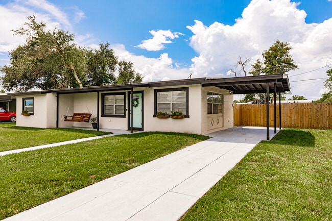 Photo - 3241 Crestwood Dr