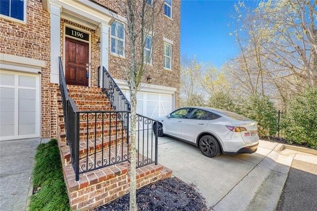 Photo - 1196 John Collier Rd NW