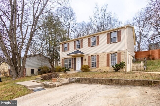 Photo - 1875 Iverson St