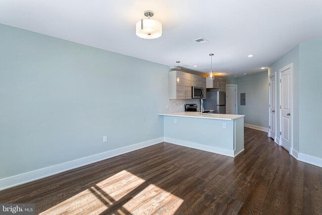 Building Photo - 1219 K St NE Unit 209