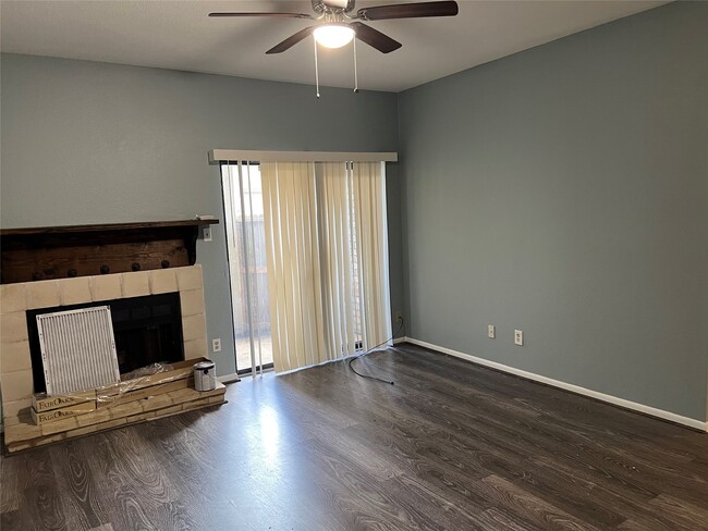 Photo - 8100 Cambridge St Unidad 129