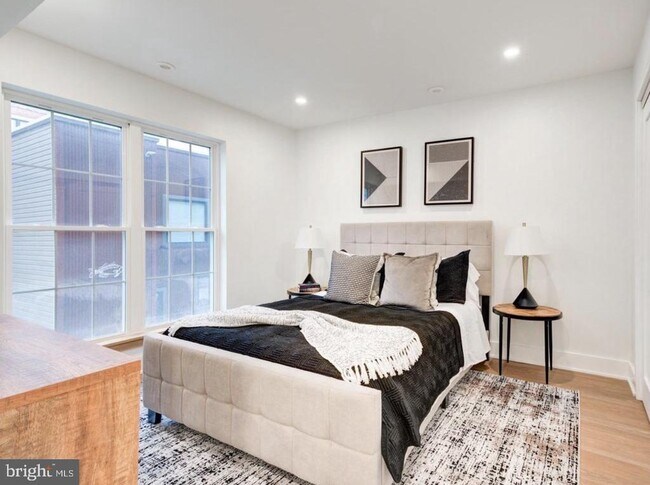 Photo - 437 Memphis St