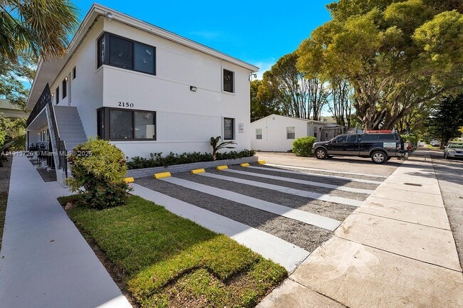 Photo - 2150 SW 26th St Unit 5