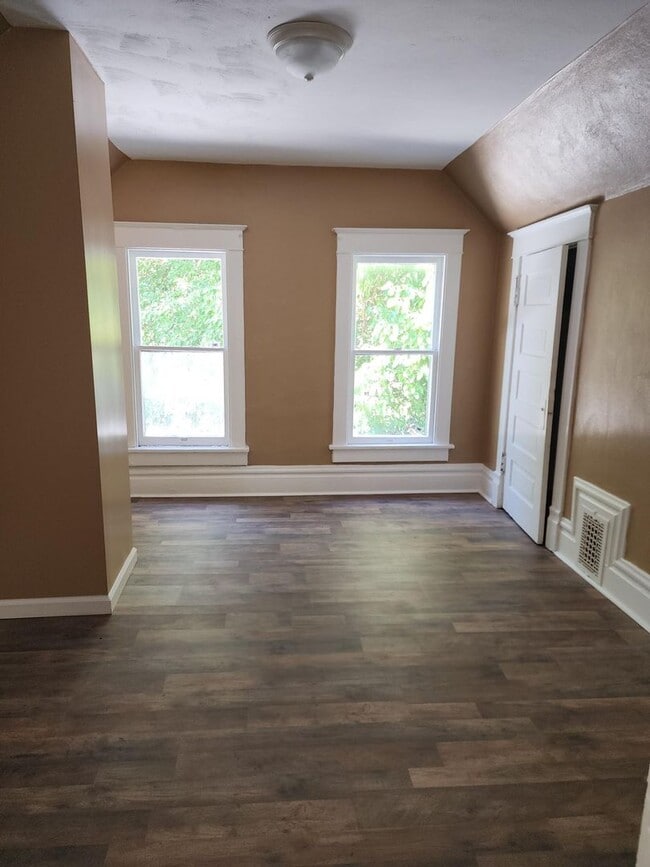 Photo - Large 4 Bedroom House