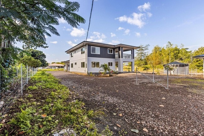 Building Photo - 15-1398 13th Avenue