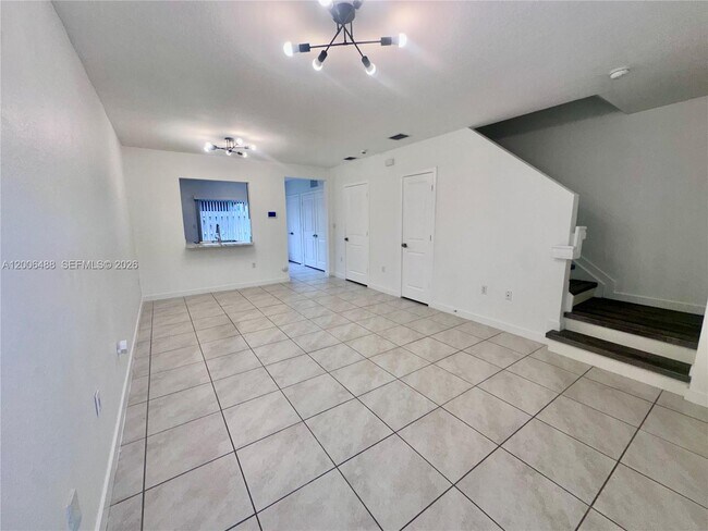 Photo - 540 NE 5th Ln