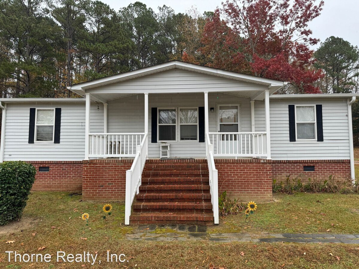 3 br, 2 bath House - 555 Lynch Road - 3 br, 2 bath House - 555 Lynch Road