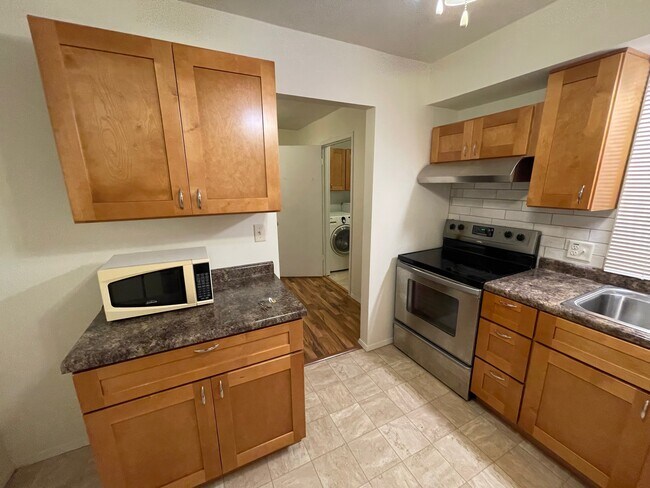Photo - 806 Crescent Dr
