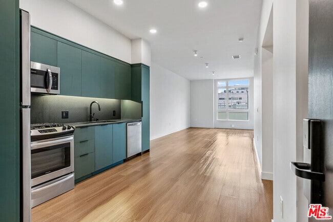 Building Photo - 10601 Washington Blvd Unit 211 Rental