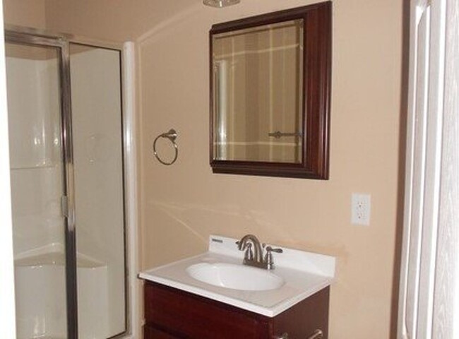 Two Bedroom/1 Bath Apt Johnson City TN - Two Bedroom/1 Bath Apt Johnson City TN