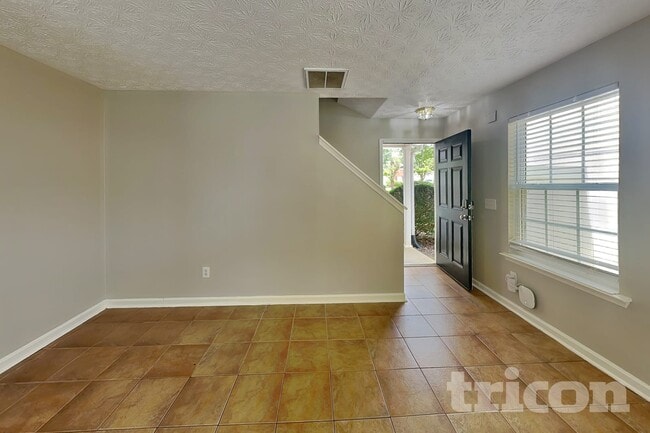 Photo - 261 Silver Ridge Dr