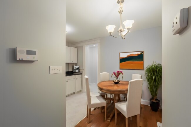 Photo - 1008 Lamont St NW