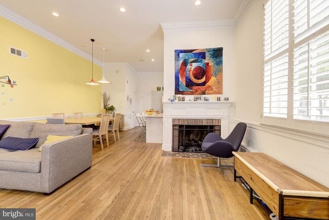 Photo - 2800 Dumbarton St NW