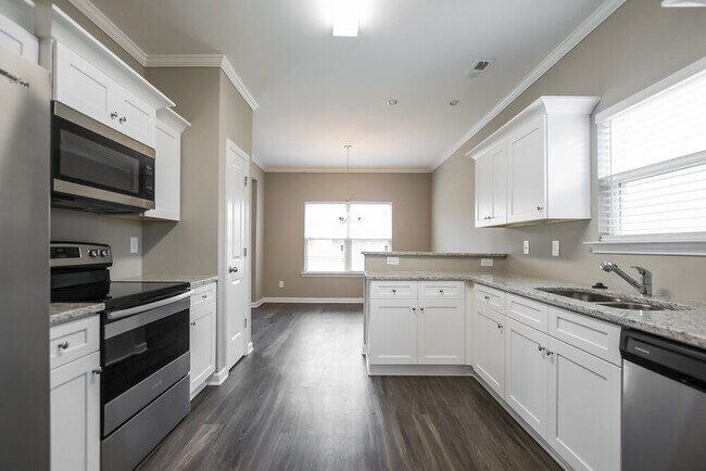 Photo - 619 Fieldcrest Dr