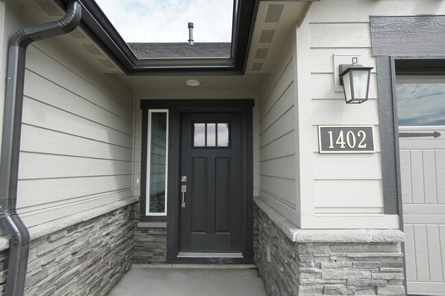 Photo - 1402 Hayhook St