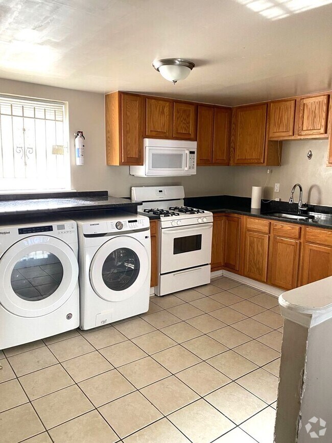 Building Photo - 12 E Jefferson St Unit 2 Rental