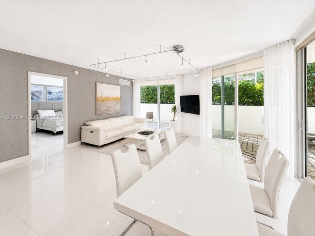 Photo - 200 Sunny Isles Blvd Unidad 2-504–Lanai Residence
