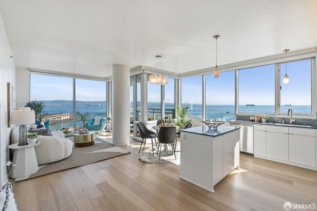 Building Photo - 501 Beale St