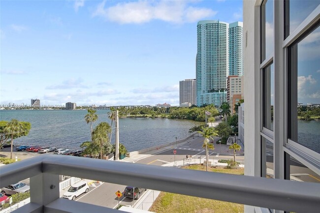 Photo - 2150 N Bayshore Dr Condominio Unidad 613