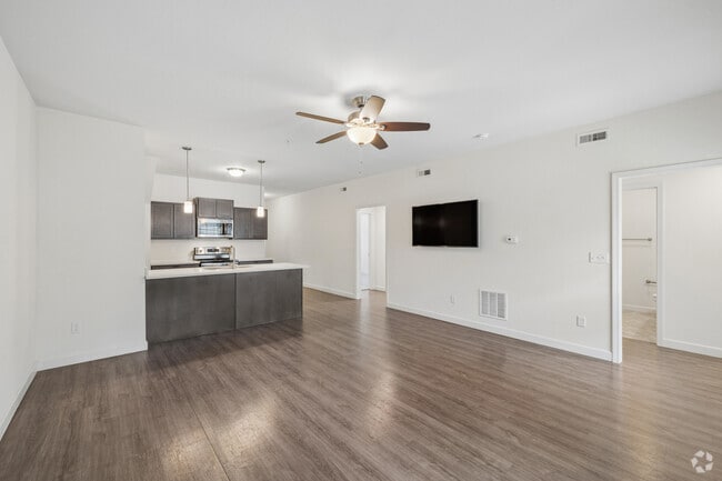 2BR, 2BA - 1,098SF - Dining Room - The Courtyards @ Prairie Fields