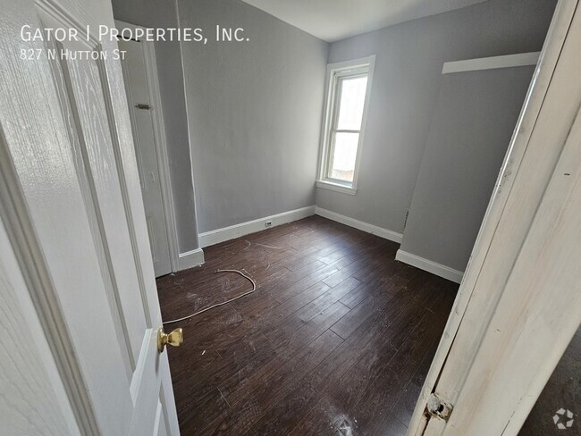 Building Photo - 827 Hutton St Rental