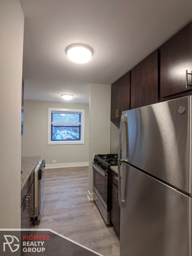 Photo - 510 W Surf St Unit 3