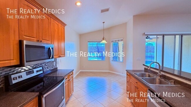 Photo - 795 Alcazar Ave