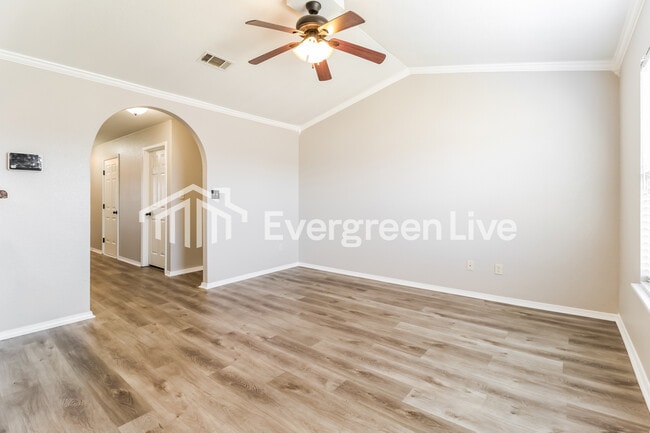 Photo - 1115 Yarrow Dr