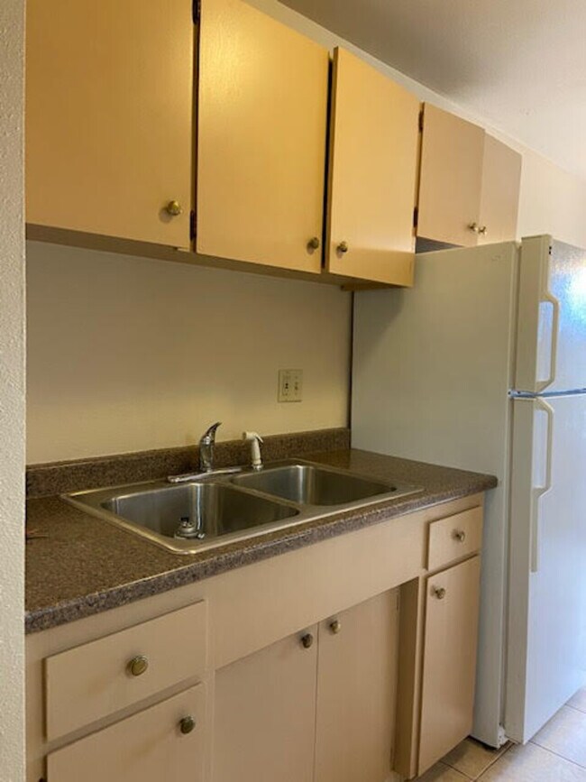 Westwood Apartment Condo for Rent in Seattle, WA