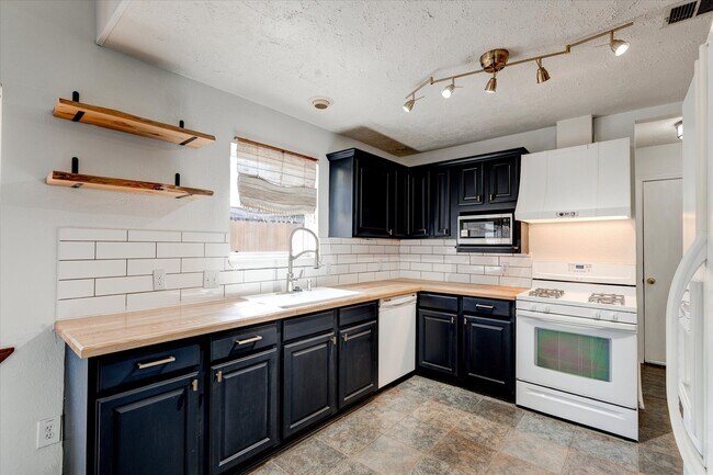 Building Photo - 3726 Acorn Run Ln