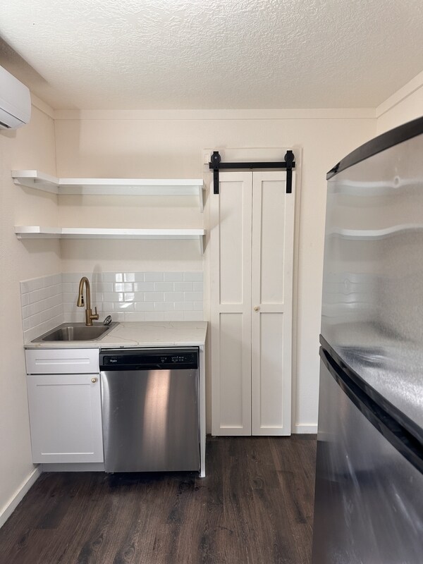 Photo - 415 N Beauregard St