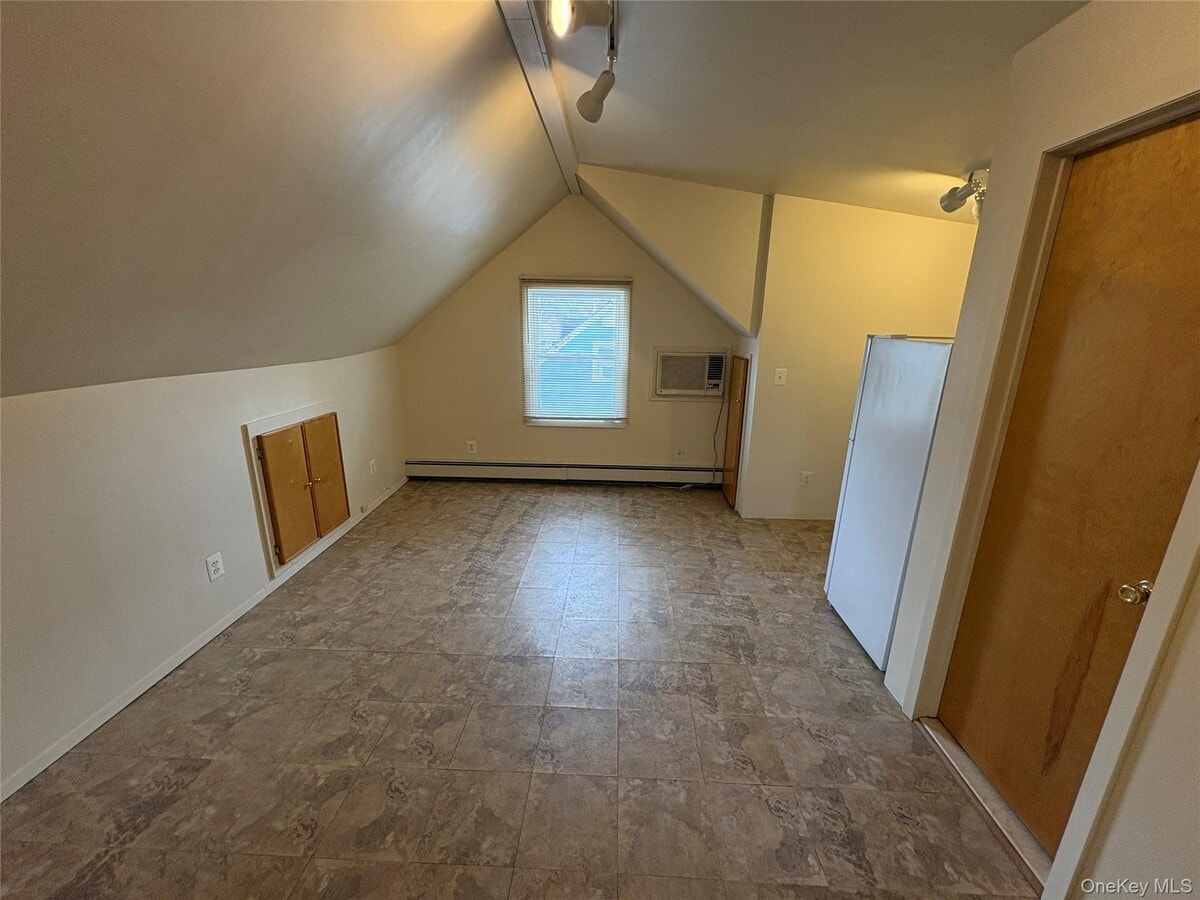 Photo - 54 Francine Dr N