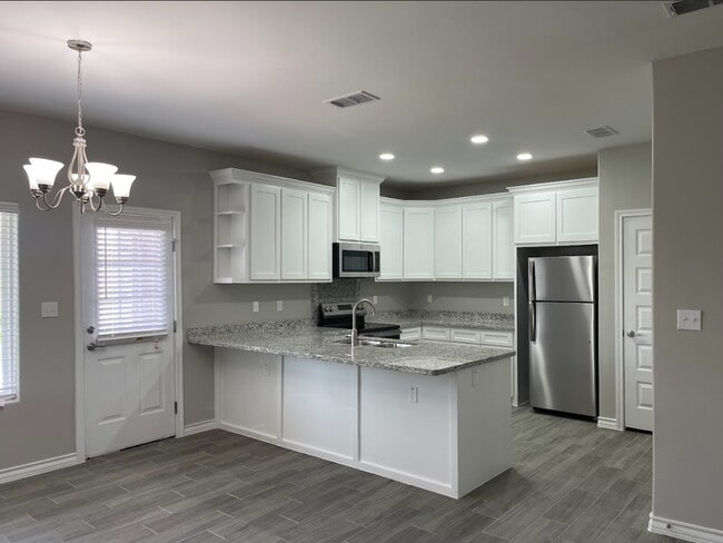 Photo - 119 Mimosa St Townhome