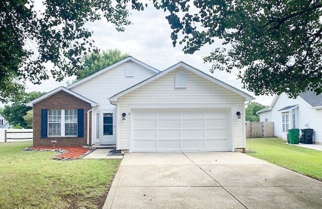 Photo - Ranch 3 bed, 2 bath Ranch with fenced yard...