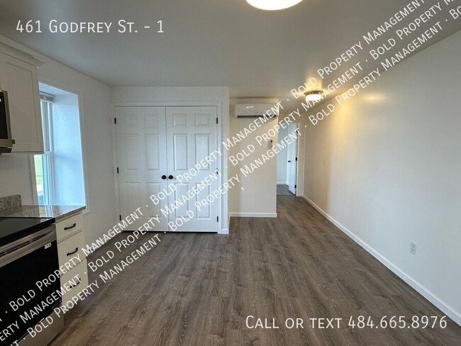 Photo - 461 Godfrey St Unit 1