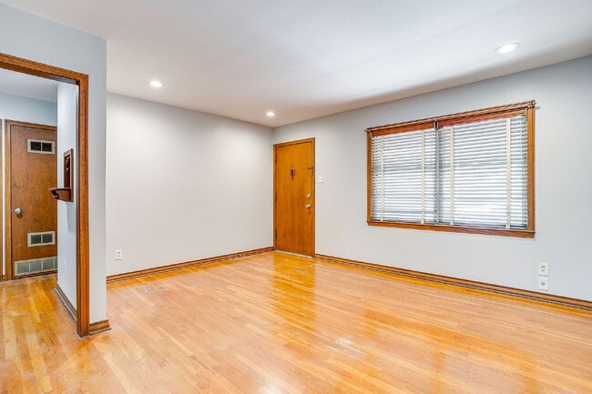 Photo - Historic 2 bed, 1 bath Apartment in Covete... Unidad 203