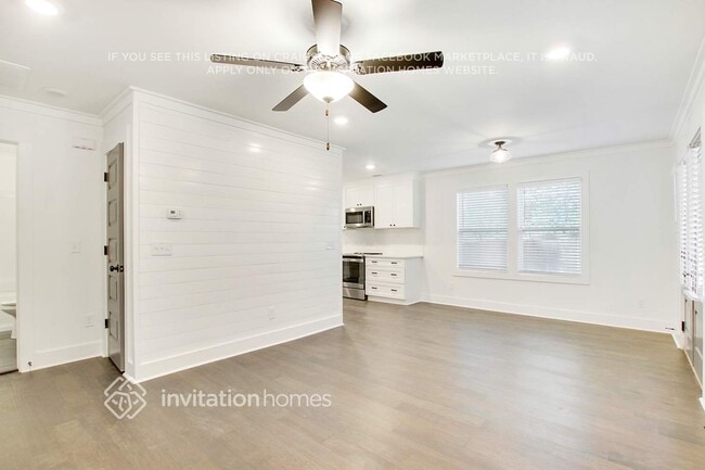 Photo - 854 Dodge St S E