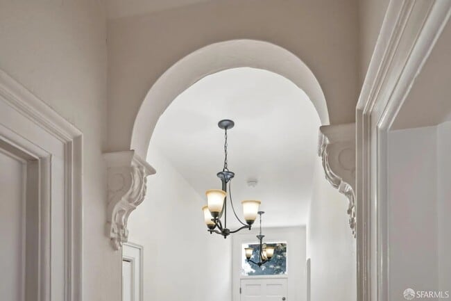 Victorian Details - 1343 Pierce St Unit 1343 Pierce Street