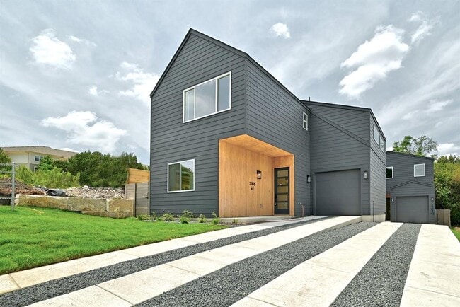 Photo - 2308 Maxwell Ln